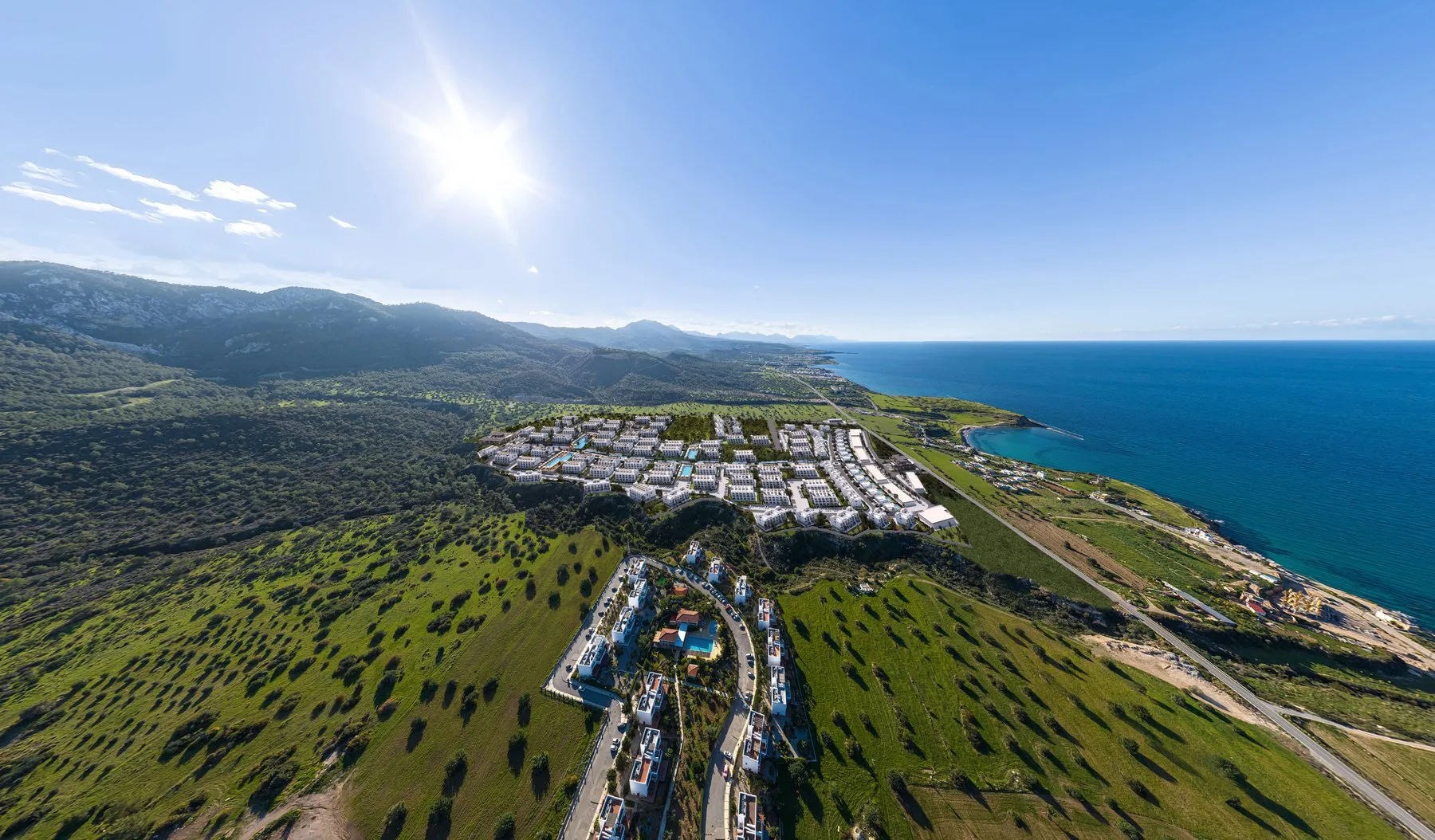 Habitat Esentepe deniz ve dağ manzaralı havadan görünüm